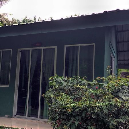 Ulu River Lodge Gopeng Екстер'єр фото